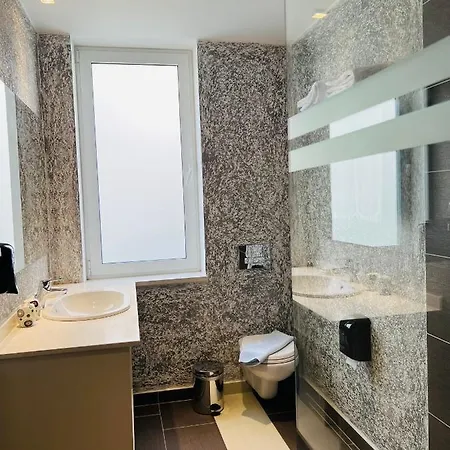 3b Boutique 4*