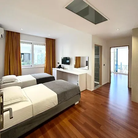 3b Boutique 4*