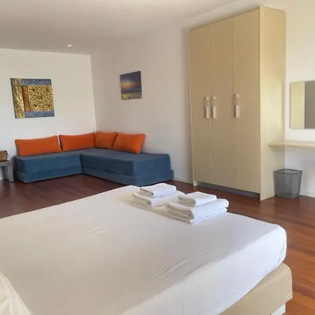 Hotel 3b Boutique 4*